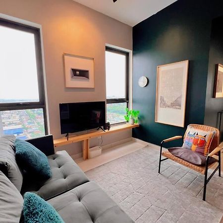 Studio Staycation D'Sara @ Linked Mrt, Near Thomson Hospital & Sungai Buloh Hospital Esterno foto