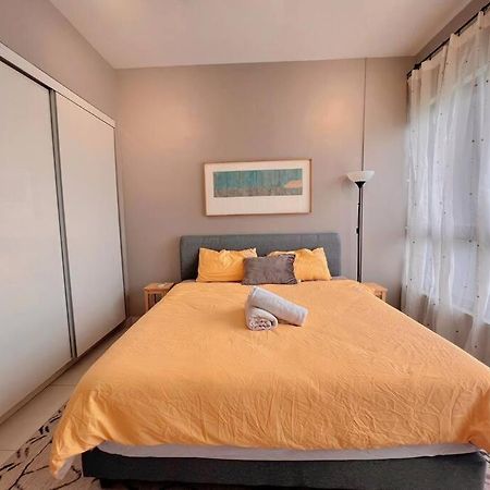Studio Staycation D'Sara @ Linked Mrt, Near Thomson Hospital & Sungai Buloh Hospital Esterno foto