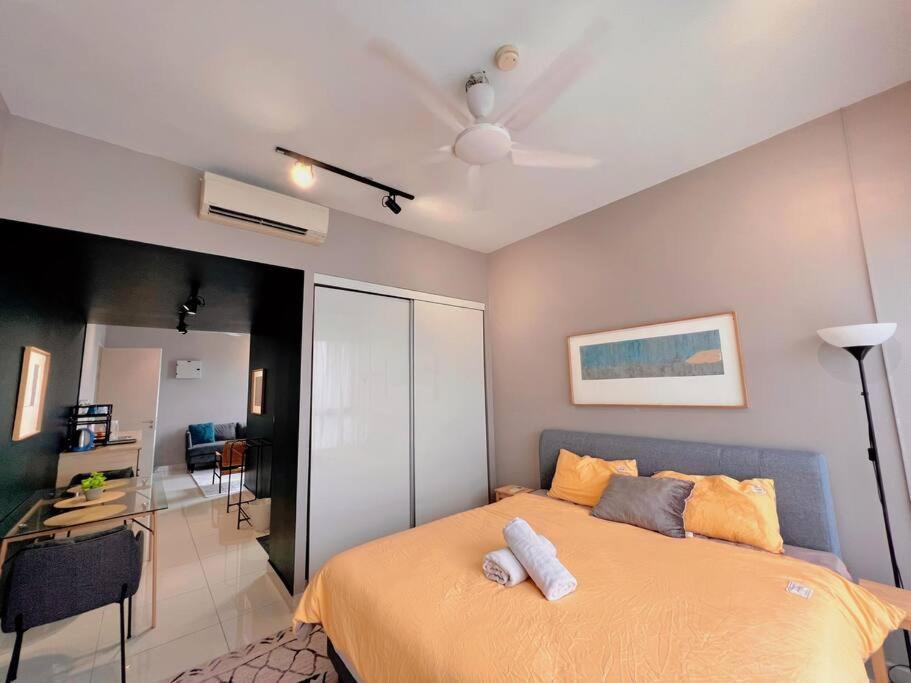 Studio Staycation D'Sara @ Linked Mrt, Near Thomson Hospital & Sungai Buloh Hospital Esterno foto