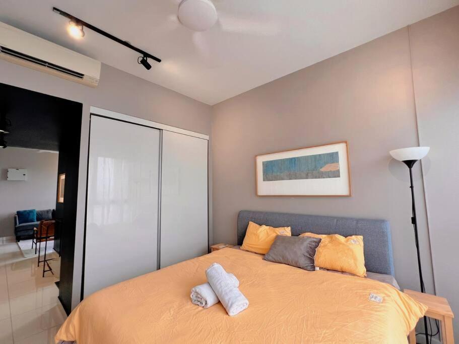 Studio Staycation D'Sara @ Linked Mrt, Near Thomson Hospital & Sungai Buloh Hospital Esterno foto