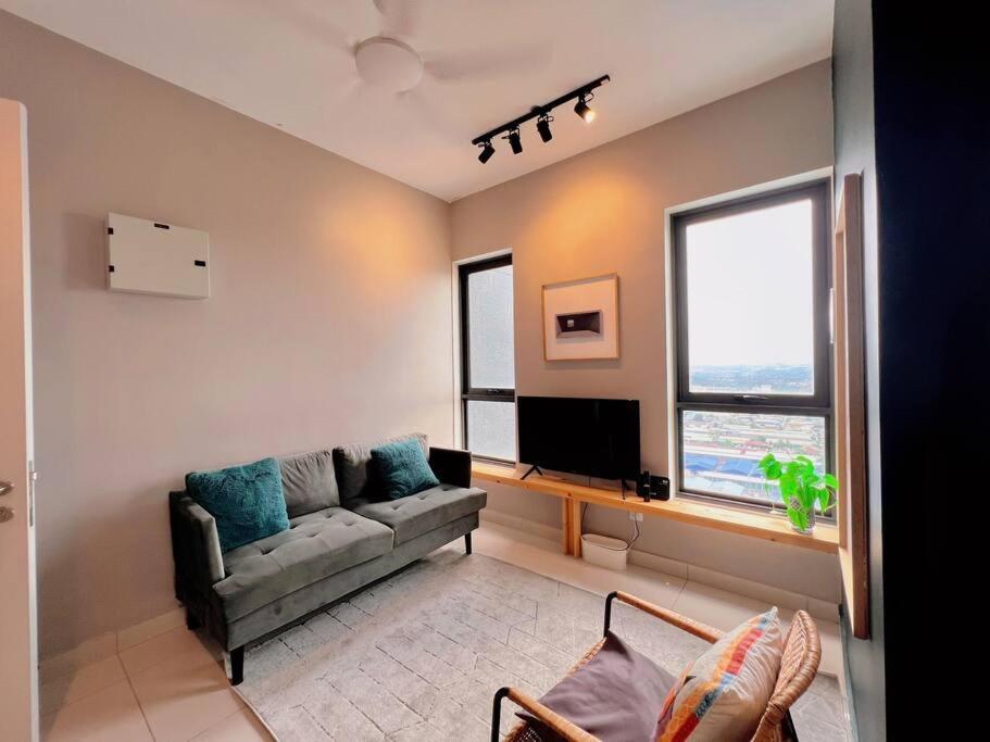 Studio Staycation D'Sara @ Linked Mrt, Near Thomson Hospital & Sungai Buloh Hospital Esterno foto